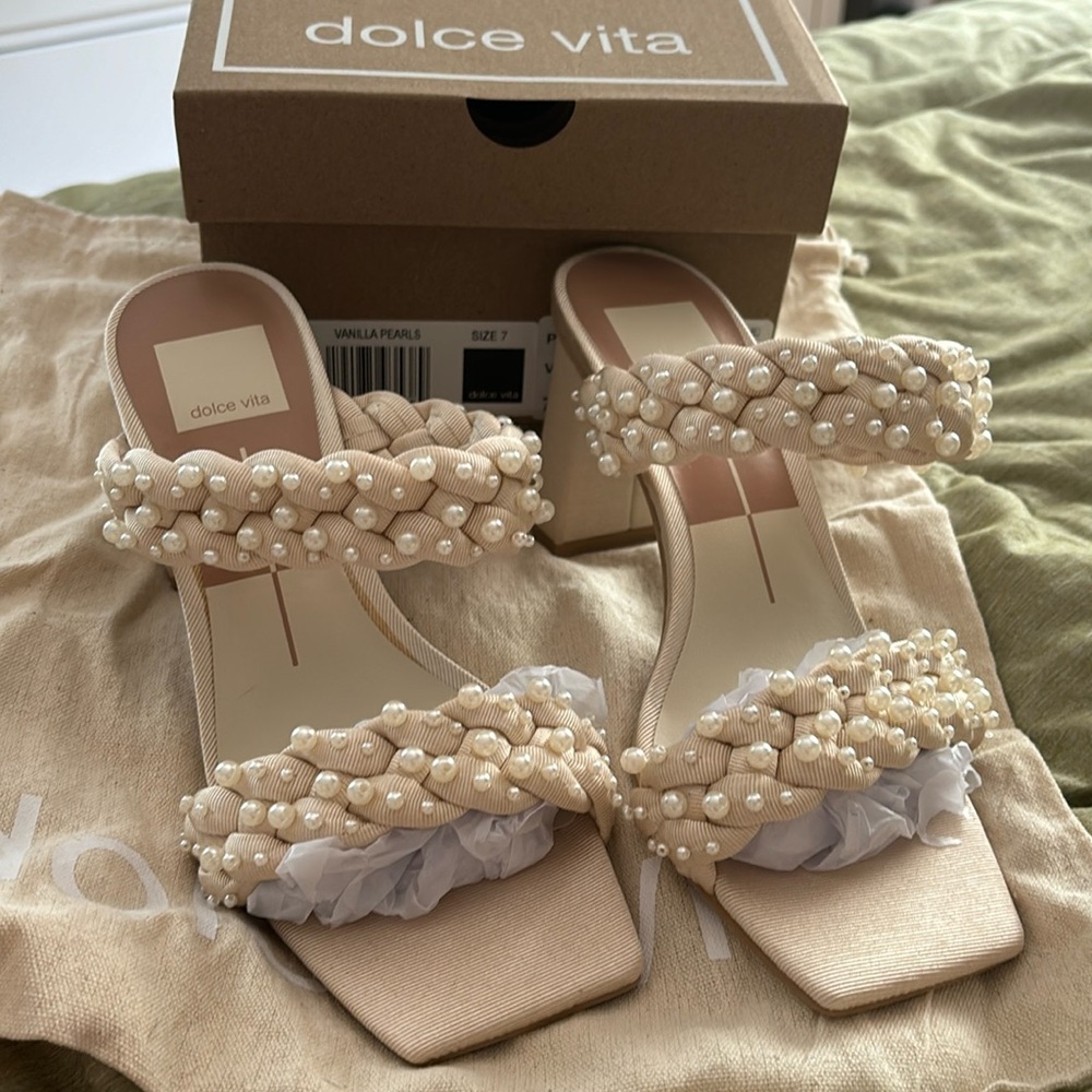 Dolce Vita Paily Pearl vanilla Heels